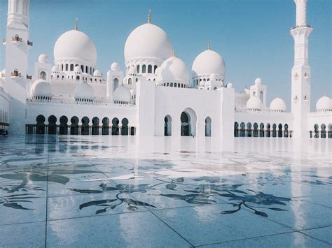 Day Trip From Dubai To Sheikh Zayed Grand Mosque In Abu Dhabi