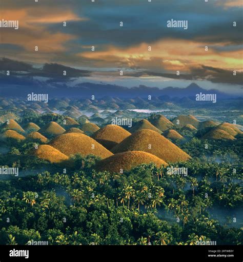 Sunrise chocolate hills natural wonder hi-res stock photography and ...