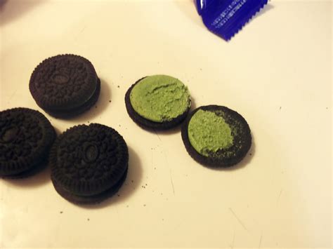 Cute Chew: Oreo Bits Sandwiches Matcha Green Tea Latte Review