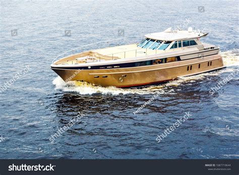 13,664 Golden yacht Images, Stock Photos & Vectors | Shutterstock