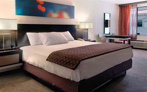 Gold Coast Rooms & Suites | Photos & Info | Las Vegas Hotels