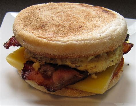 Bacon and Egg Breakfast Sandwich | WizardRecipes