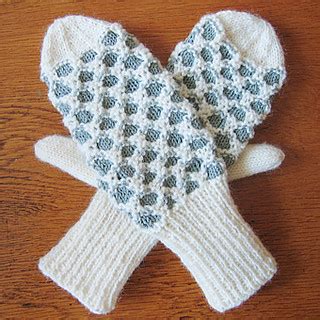 Ravelry: Newfoundland Mitts pattern by Gillian S. Hess