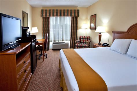 Holiday Inn Express Hotel & Suites Spring Hill in Spring Hill (FL ...