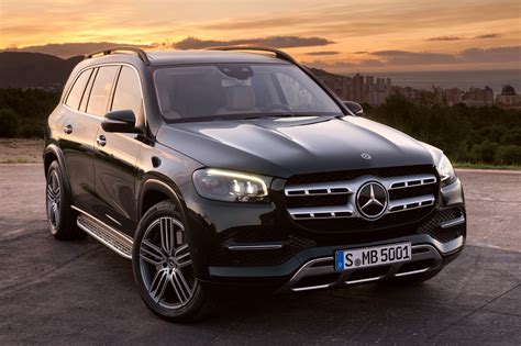 All-new Mercedes GLS SUV rolls into New York | CAR Magazine