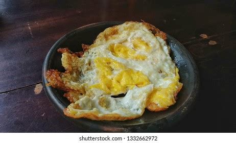 Telur Mata Sapi Indonesian Sunny Side Stock Photo 1332662972 | Shutterstock