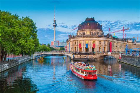 πανεμορφη Ναυτία Ναύτης top 10 berlin sights ταξί φθάνω ράδιο