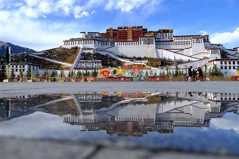 Potala Palace: Symbol of Tibet Heritage Architectural Marvel