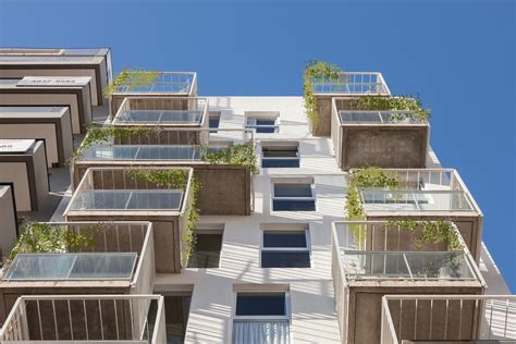 Gallery of Balconies in Buenos Aires: Design Strategies in Apartments - 20