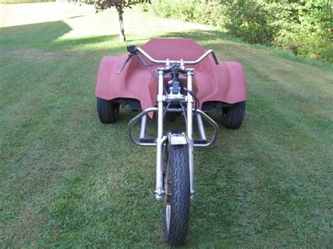 VW TRIKE FRAME AND BODY. 1970's. A PERFECT WINTER PROJECT. NO RESERVE