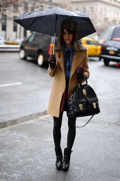 These 12 Rainy-Day Outfit Ideas Prove That Style Is 100% Waterproof ...