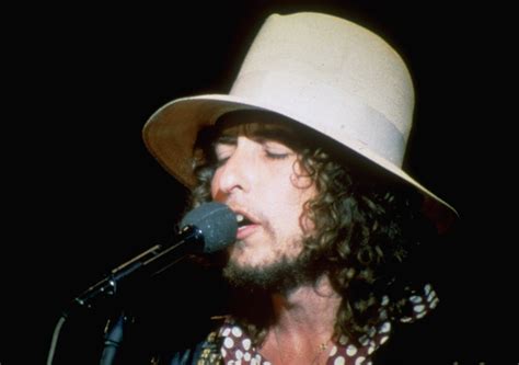 Bob Dylan’s Nobel Prize: A Podcast Discussion - The New York Times