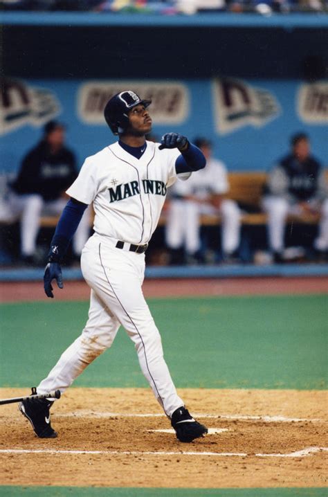 Griffey Jr. hits final home run in Kingdome history | Baseball Hall of Fame