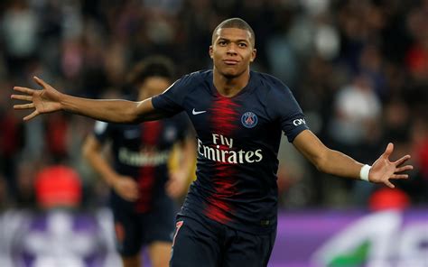 Kylian Mbappe 016 Paris Saint-Germain, Ligue 1, Francja - Tapety na pulpit