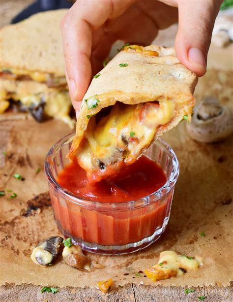 Vegan Calzone Recipe (Gluten-Free Pizza Pockets) - Elavegan