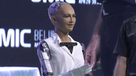 Humanoid robot 'Sophia' makes surprise appearance at United Nations to ...