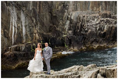 Cliff House Wedding Photographer | Julianne & Nick | Cape Neddick Maine