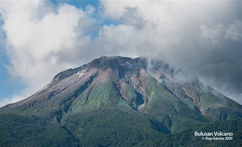 Bulusan Volcano : Bulusan Volcano Philippines Small Phreatic Explosion ...