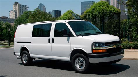 Will Ancient Chevy Express, GMC Savana Vans Return as New-Age EVs ...