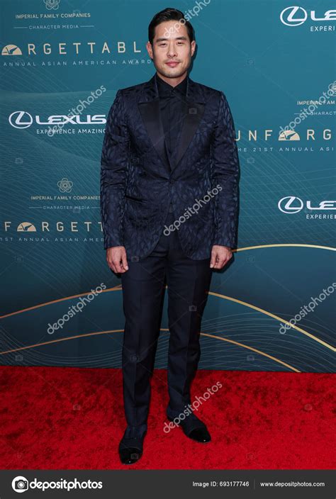 American Actor Raymond Lee Arrives 21St Annual Unforgettable Gala Asian ...