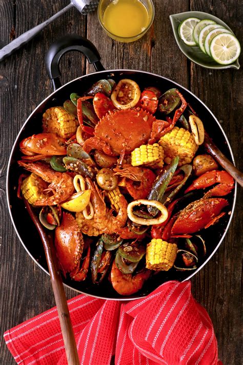 Cajun Seafood Boil - Foxy Folksy