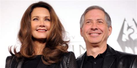 Lynda Carter pens tribute to late husband Robert A. Altman