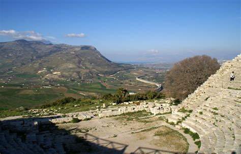 Theater von Segesta (theatre of Segesta) - a photo on Flickriver