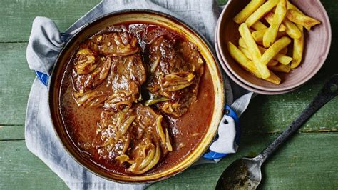 Braised steak with gravy recipe - BBC Food