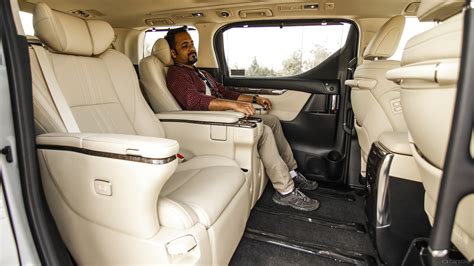 Vellfire Interior Image, Vellfire Photos in India - CarWale