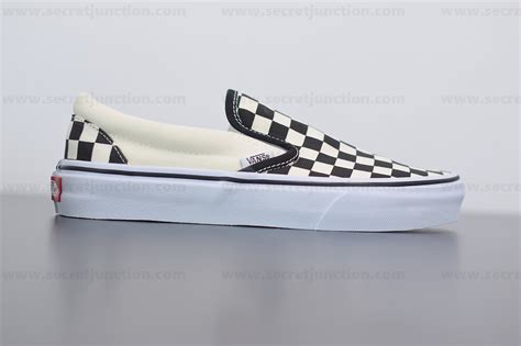 VANS CLASSIC SLIP-ON ‘CHECKERBOARD’ BLACK/WHITE” » Secret Junction