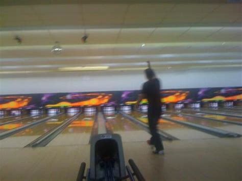 Aspley Ten Pin Bowl in Aspley