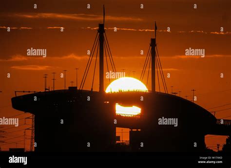 Sunset and the West Gate Bridge Melbourne Australia Stock Photo - Alamy