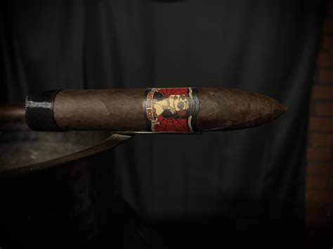 Cigar Review - Leather Rose by Drew Estate - Tuesday Night Cigar Club