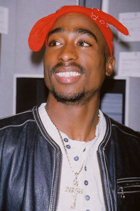 Tupac in Bandana : a memorable and timeless fashion style – Afroculture.net