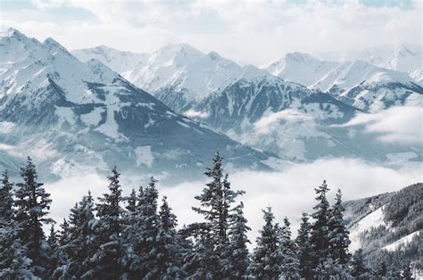 Snowy Mountain Images - Free Download on Freepik