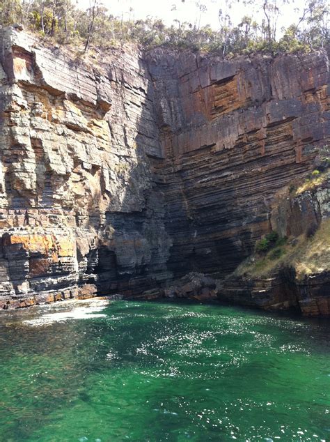 Discover the Stunning Derwent River in Tasmania