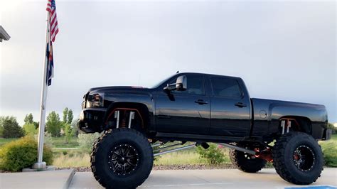 2500 HD 4X4 Crew 6.6L Duramax Diesel Lifted | SoCal Trucks