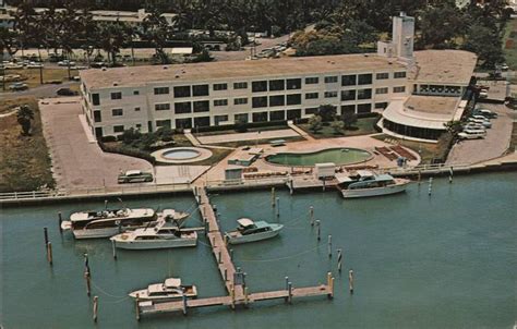 Venetian Isle Resort Motel Miami Beach, FL Postcard