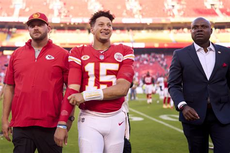 NFL Fans React To What Patrick Mahomes Said About Taylor Swift - The Spun