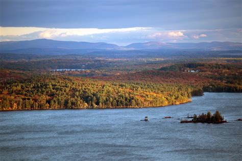 5 Amazing Attractions in the Lakes Region NH