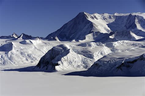 Ellsworth Mountains in Antarctica - Ellsworth Mountains in Antarctica