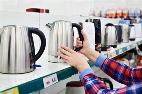 15 Best Electric Kettles: Your Easy Buying Guide (2022)