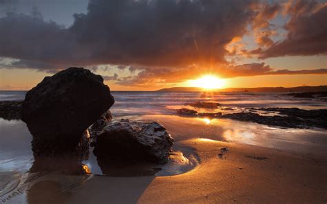 Beach Sunset Landscape Between Rocks - High Definition Wallpaper