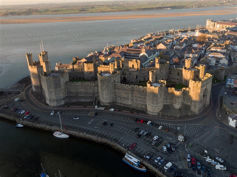 Castell Caernarfon (Cadw) | VisitWales