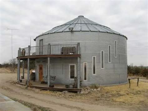 Unloved grain silos converted into homes! | House Hunting