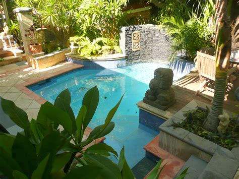 Backyard Pool Landscaping Ideas – HomesFeed