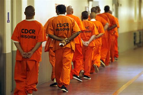 Supreme Court: Can judges tell California to release 40,000 prisoners ...