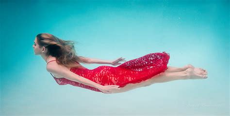 Underwater photo shoot Mermaid | Stunning photography, Underwater ...