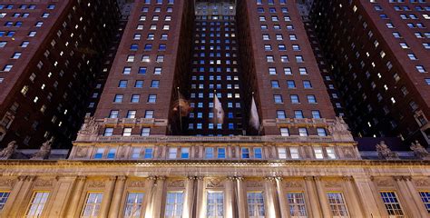 Hotels in Chicago, Illinois | Hilton Chicago | Historic Hotels of America