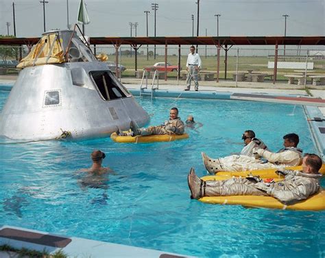 Apollo Moon Missions (49 pics)